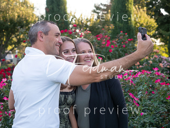 DFeldmanStudio_9250850_ClaireMD_Selfie